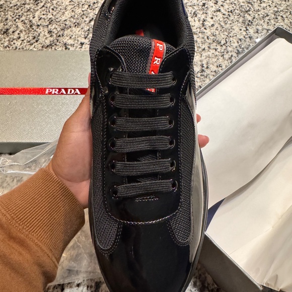 Prada - Picture 2 of 5